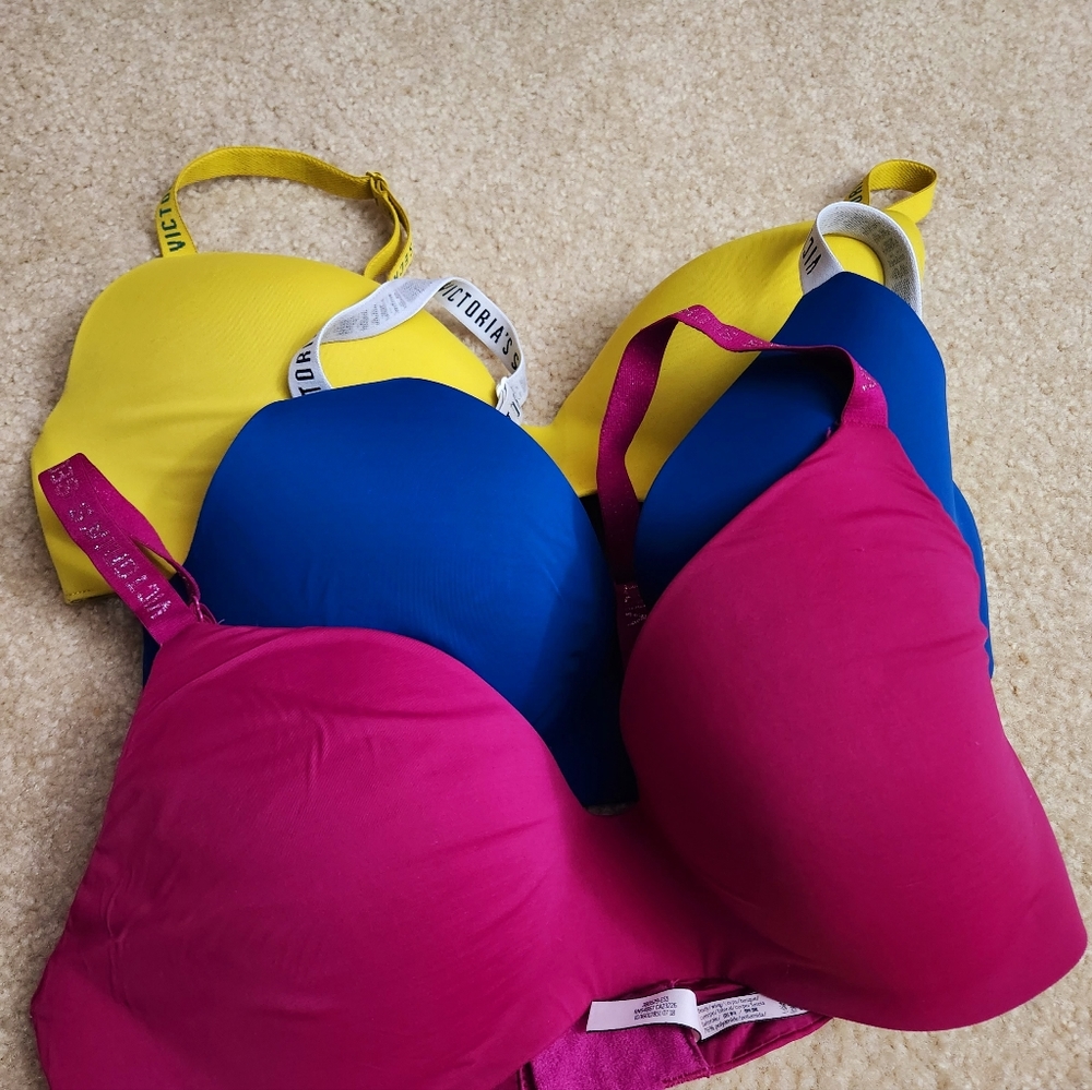 Barely worn Victoria Secret bras (3)